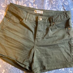 Stradivarius army green shorts